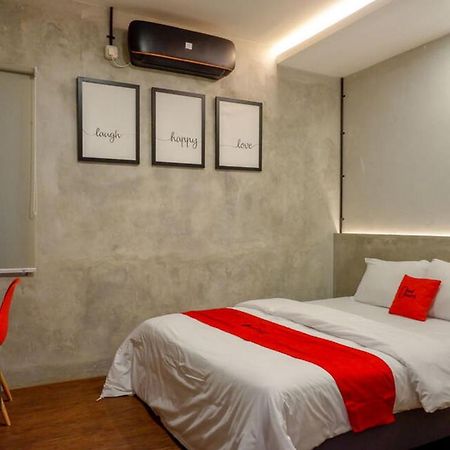 Reddoorz Plus Near Kawasan Sam Poo Kong סמאראנג מראה חיצוני תמונה